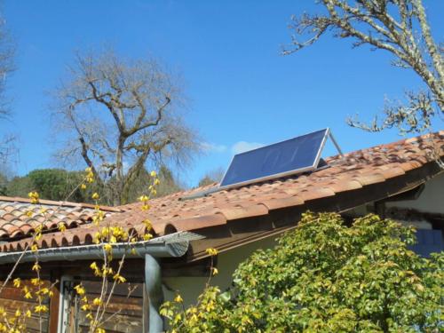 Capteur solaire à air SV14 R Alu installé en toiture